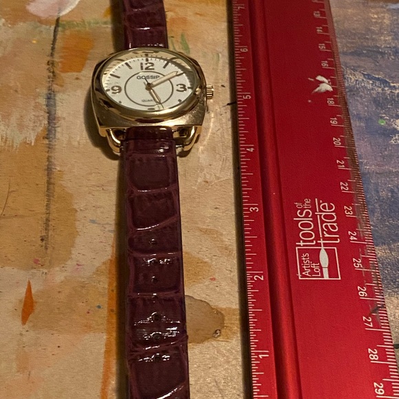 Beautiful Gossip Watch - Picture 5 of 6